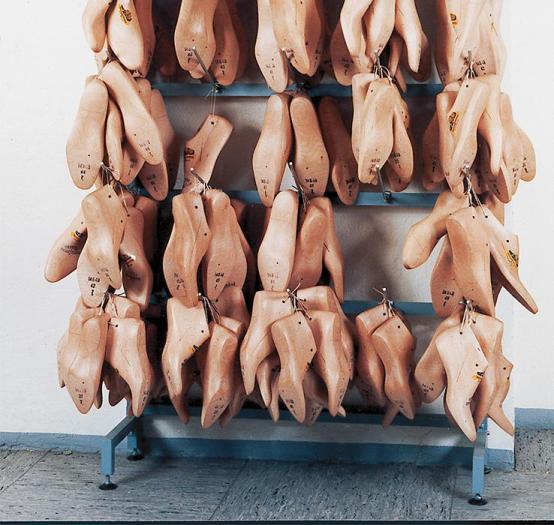 DURA LEISTENSTÄNDER